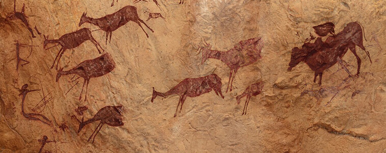 Pintura rupestre realizada a base de óxidos de hierro y ligantes de origen natural.